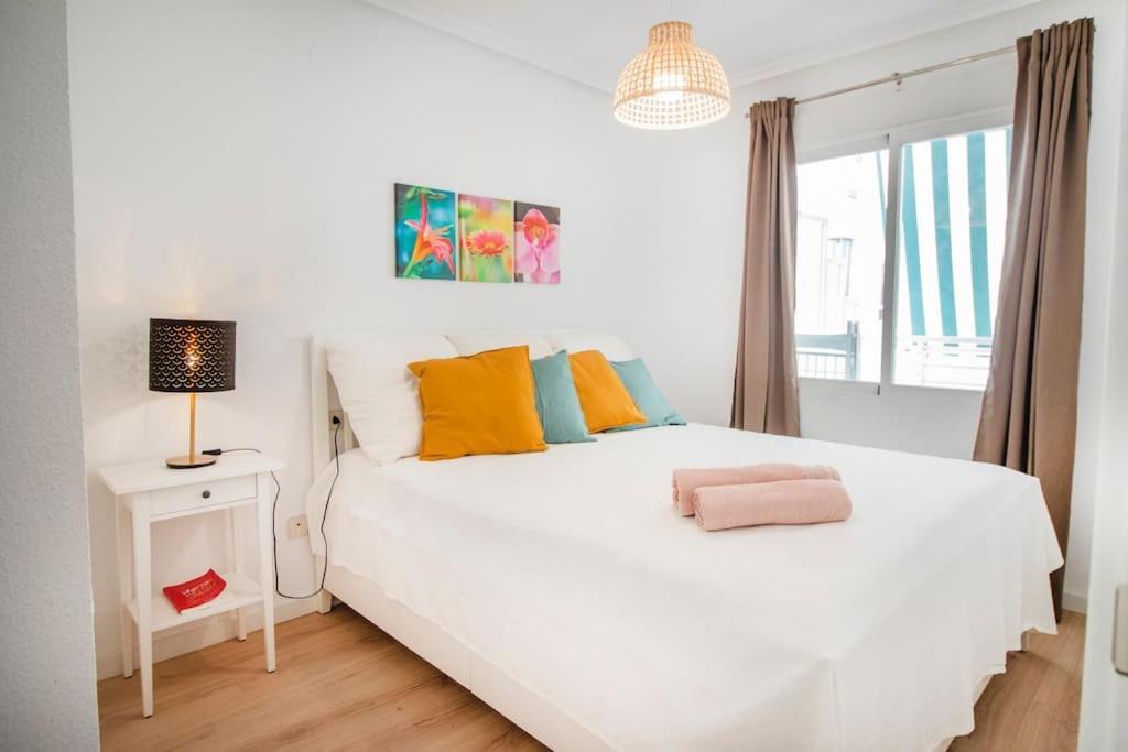Feines Appartement Mit Hafenblick Santa Pola Bagian luar foto