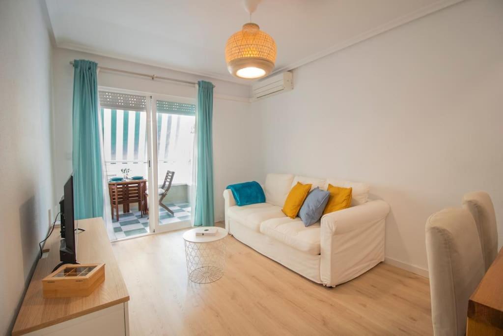 Feines Appartement Mit Hafenblick Santa Pola Bagian luar foto