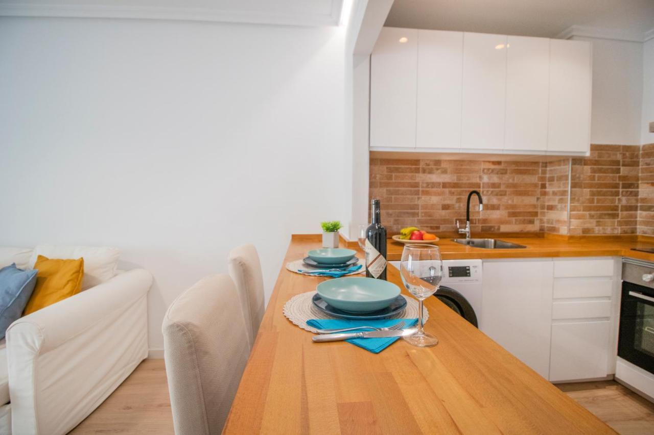 Feines Appartement Mit Hafenblick Santa Pola Bagian luar foto