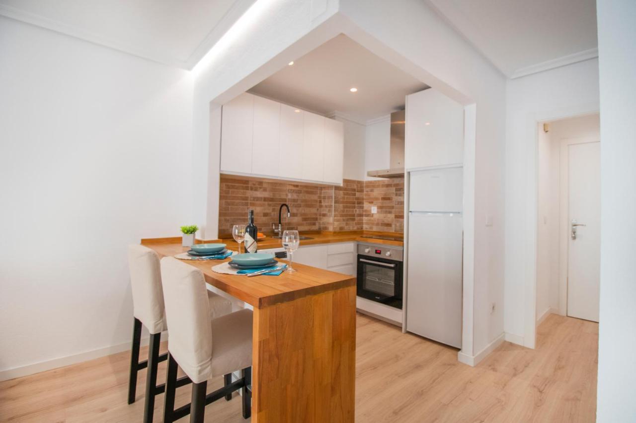 Feines Appartement Mit Hafenblick Santa Pola Bagian luar foto