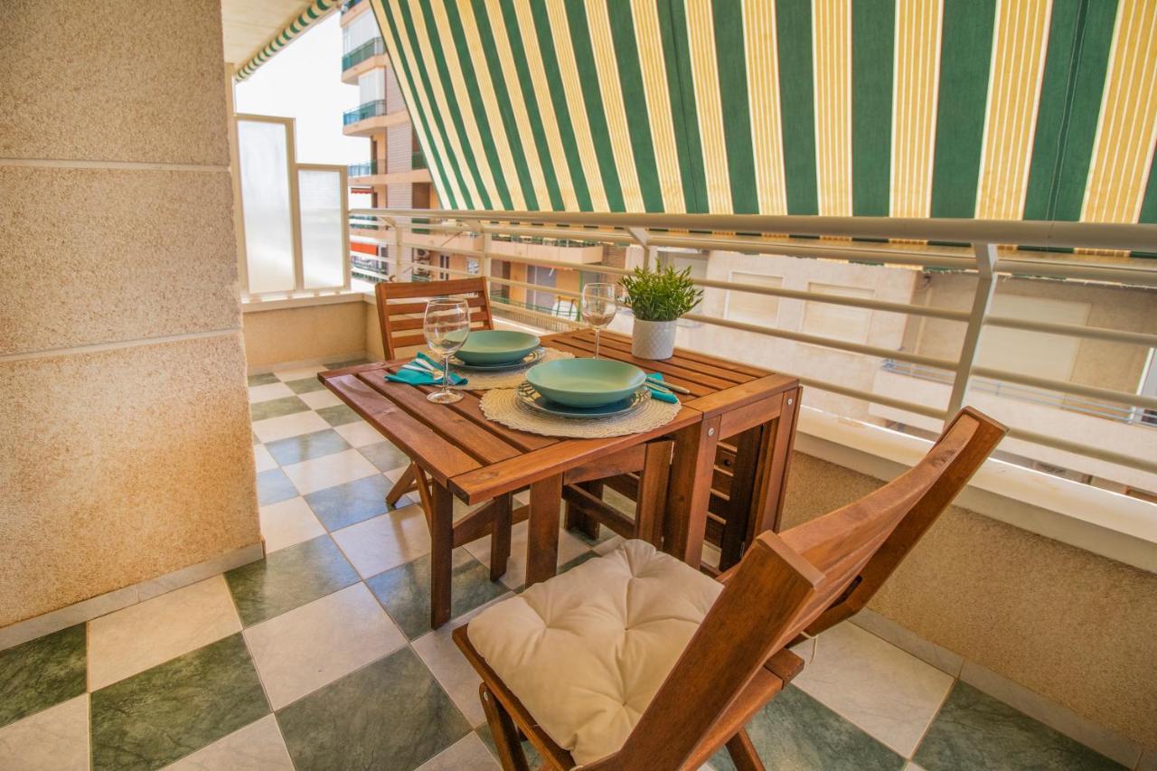 Feines Appartement Mit Hafenblick Santa Pola Bagian luar foto